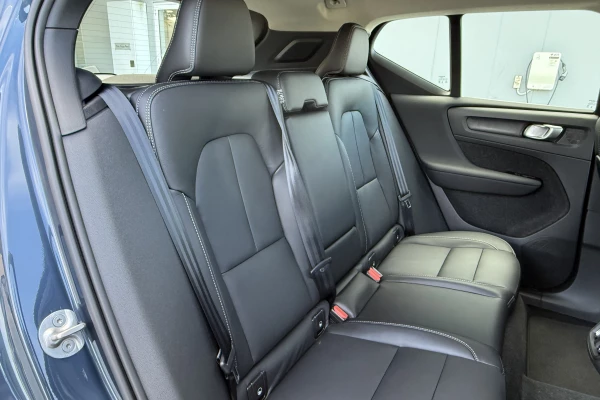 2026 Volvo XC40 XZ Ultra B4 Bright SUV Image 11