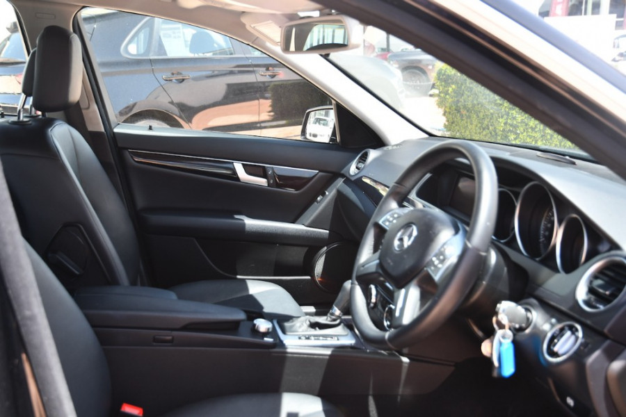 2011 Mercedes-Benz C-class W204 MY11 C200 BlueEFFICIENCY Sedan Image 10