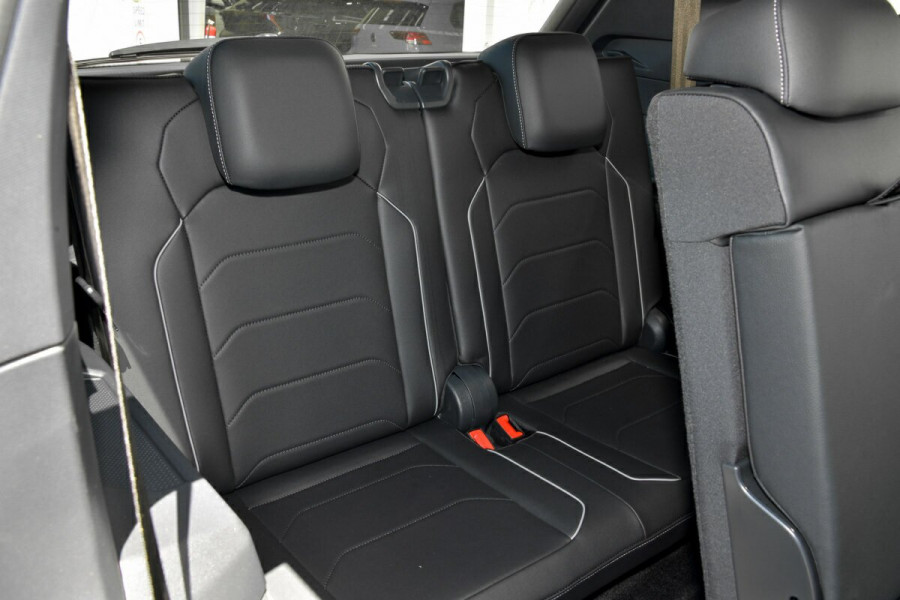 2024 MY24.5 Volkswagen Tiguan 5N 162TSI R-Line Allspace SUV Image 6