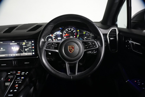 2023 Porsche Cayenne SUV image 11
