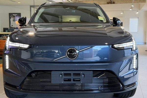 2026 Volvo EX90  Ultra Twin Motor Performance SUV Image 5
