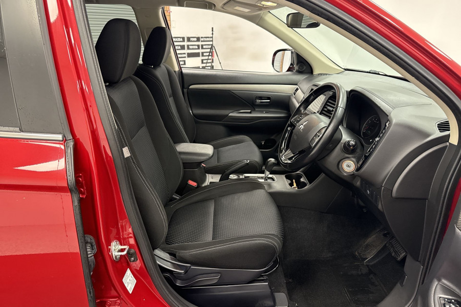 2015 MY16 Mitsubishi Outlander ZK LS SUV Image 19