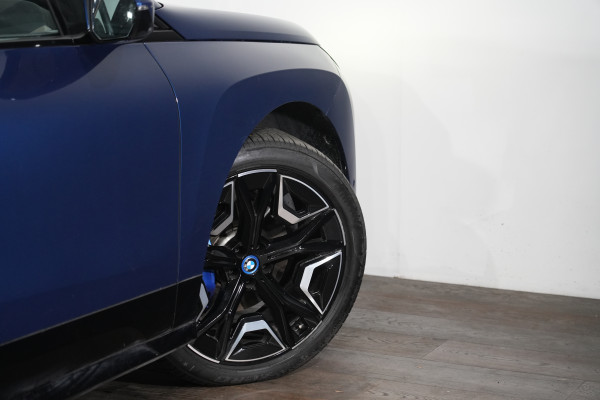 2023 BMW iX xDrive40 Sport SUV Image 11