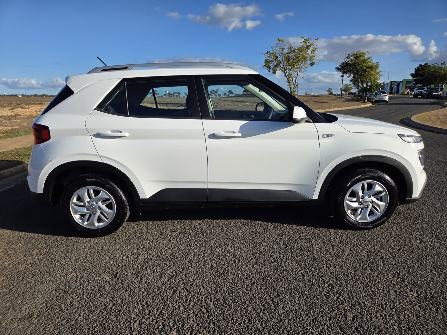 2025 Hyundai Venue QX.V5  SUV Image 2