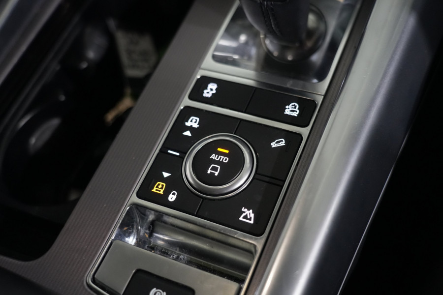2018 Land Rover Range Rover Sport SDV6 HSE SUV Image 16