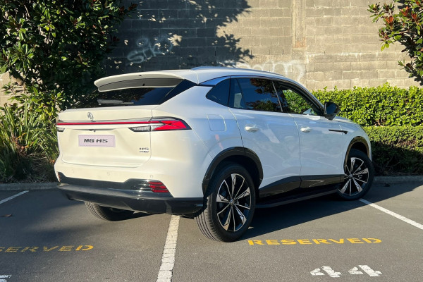 2026 MG HS Plug-in Hybrid Essence SUV Image 3