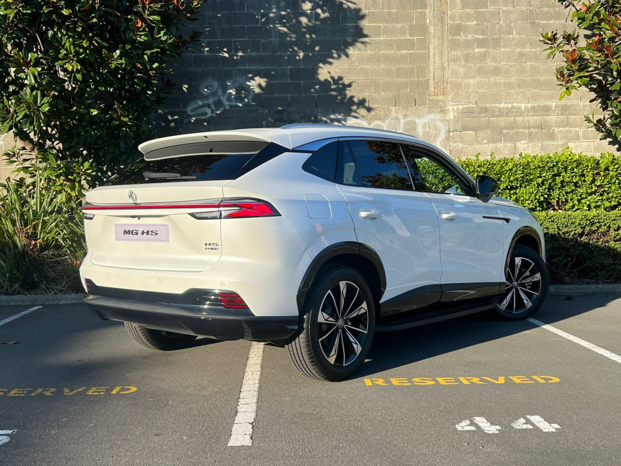 2026 MG HS Plug-in Hybrid Essence SUV Image 3