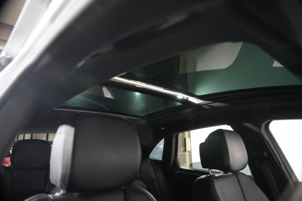 2017 Porsche Macan S SUV Image 19