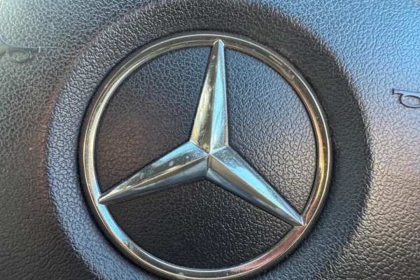 2016 Mercedes-Benz C-Class W205 C250 Sedan Image 18