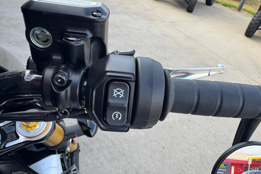 2024 MY25 Indian Scout 101 Scout Image 22