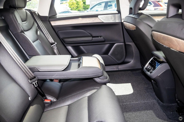2026 Volvo ES90  Ultra Single Motor Sedan Image 9