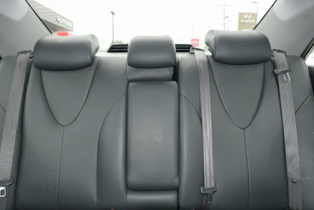 2011 Toyota Camry Hybrid Luxury 15 of 19