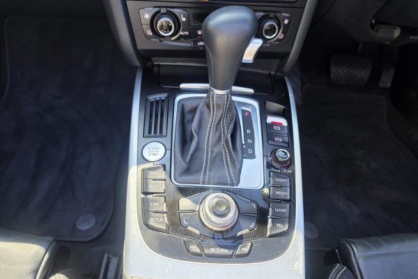 2010 Audi S5 8T  Convertible Image 3