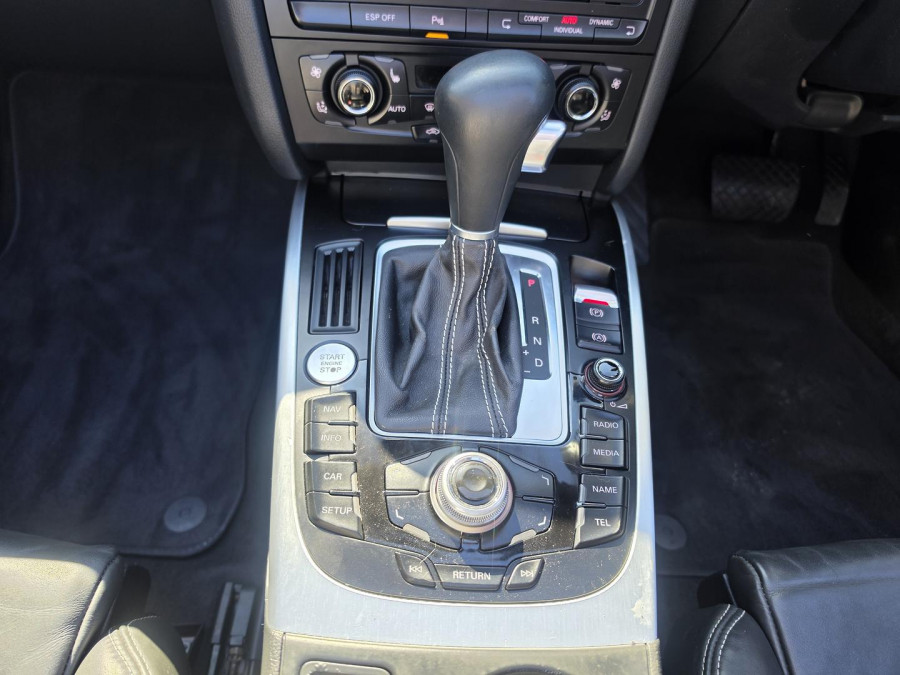 2010 Audi S5 8T  Convertible Image 3