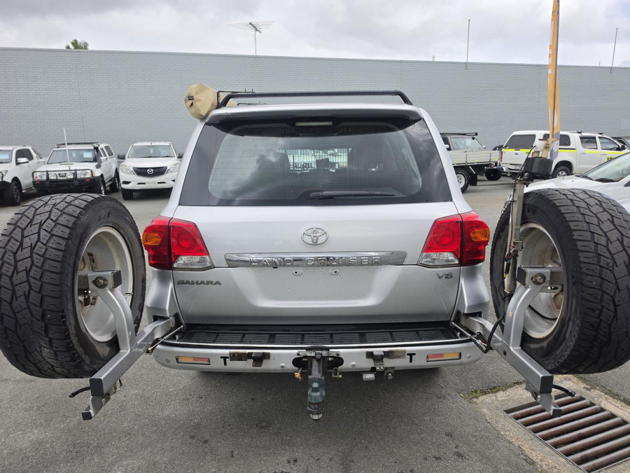 2012 MY10 Toyota LandCruiser VDJ200R Sahara SUV Image 13