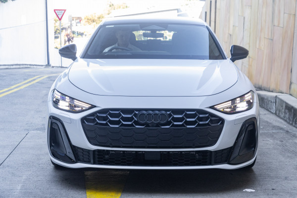2025 Audi A5 B10 e-hybrid S-Line 270Kw Sedan image 3
