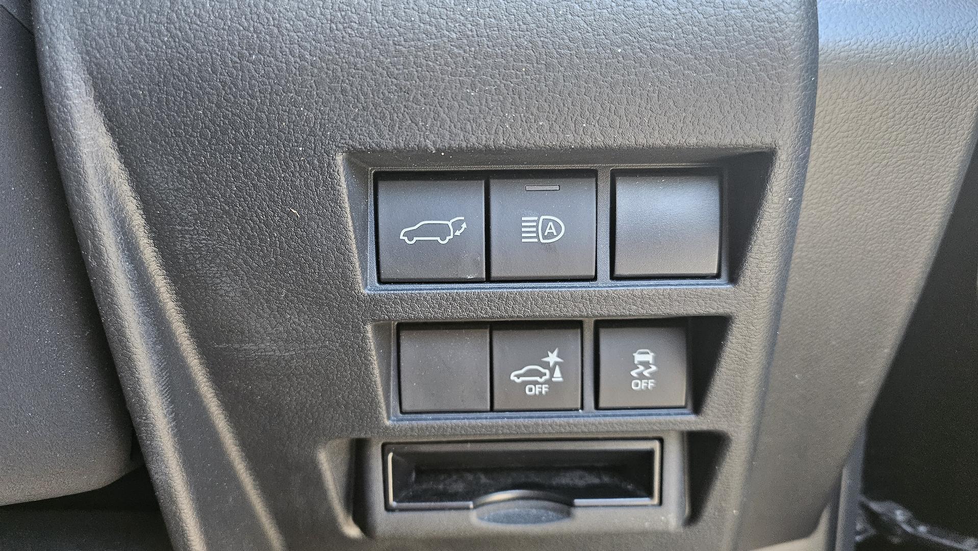 2022 Toyota LandCruiser FJA300R Sahara SUV Image 25