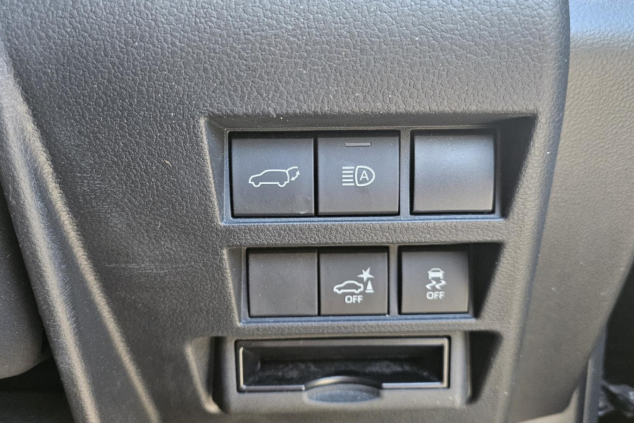 2022 Toyota LandCruiser FJA300R Sahara SUV Image 25