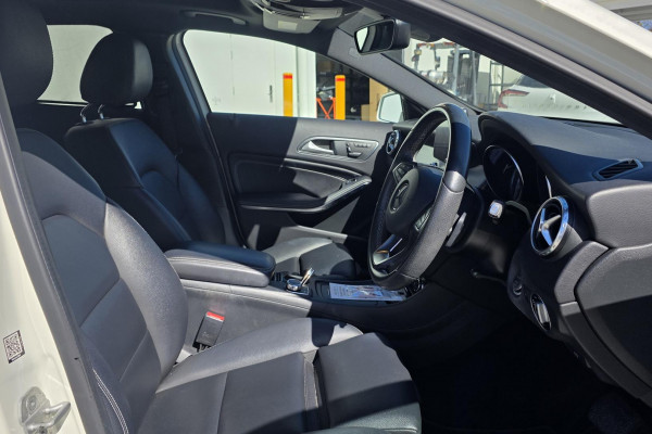 2017 Mercedes-Benz GLA-Class X156 GLA220 d SUV Image 10