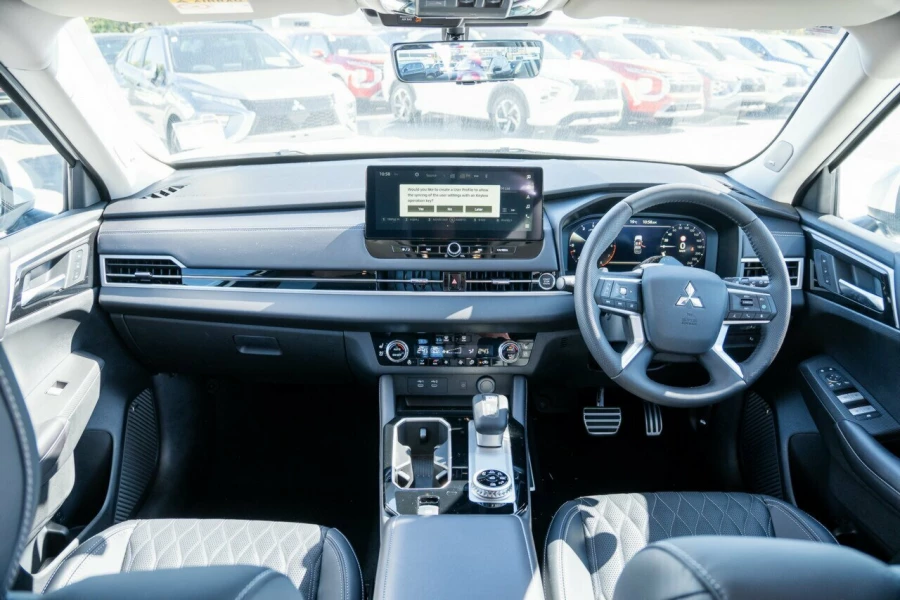 2025 Mitsubishi Outlander ZM Exceed SUV Image 18