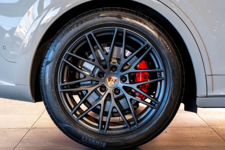 2024 Porsche Cayenne GTS SUV
