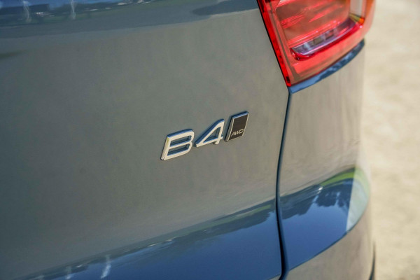 2025 Volvo XC40  Ultra B4 Dark SUV Image 22