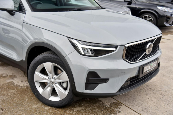 2025 Volvo XC40 XZ Plus B4 SUV Image 2