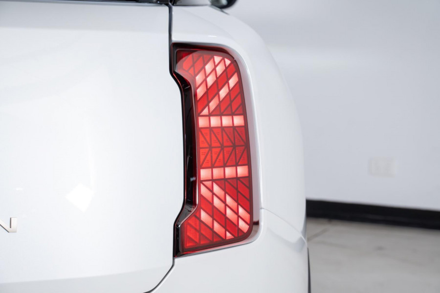 2025 MINI Countryman U25 C Favoured SUV