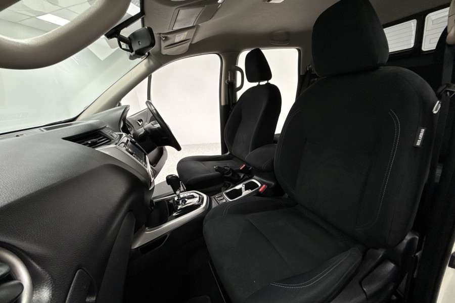2018 Nissan Navara D23 Series 3 ST-X King Cab Pickup Image 12