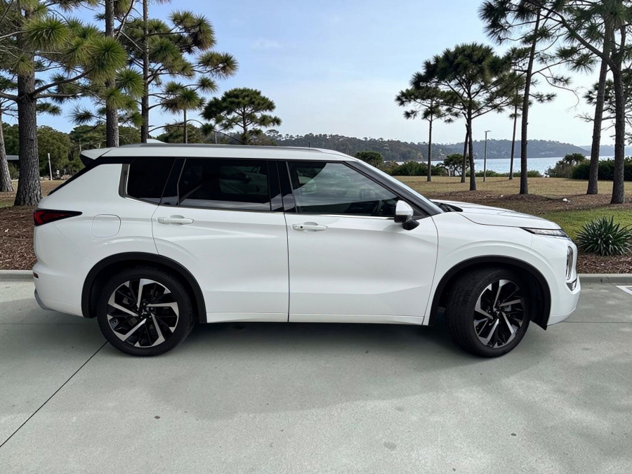 2021 MY22 Mitsubishi Outlander ZM Exceed SUV Image 8