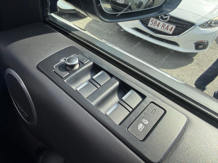 2018 Land Rover Discovery Series 5 HSE Luxury SUV Image 23