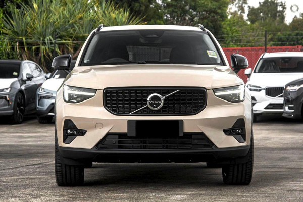 2024 MY25 Volvo XC40 XZ Ultra B4 Dark SUV Image 2