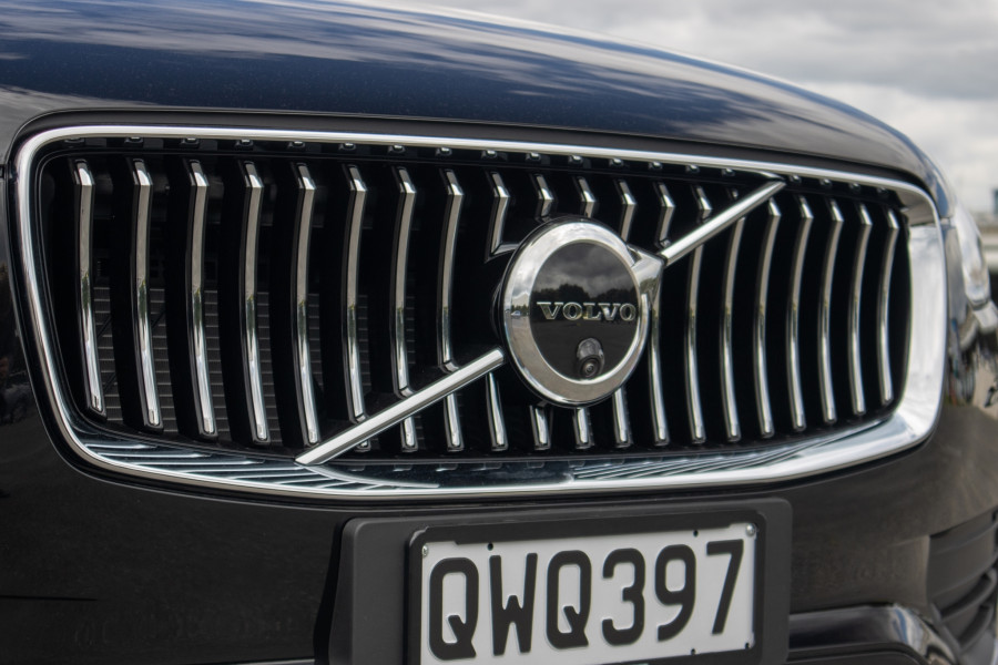 2024 Volvo XC90 B5 AWD PLUS SUV Image 13