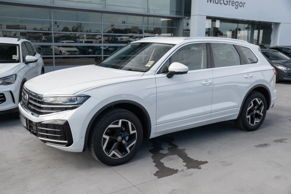 2025 Volkswagen Touareg RC R SUV Image 3