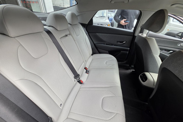2021 Hyundai i30 CN7.V1 Elite Sedan Image 9