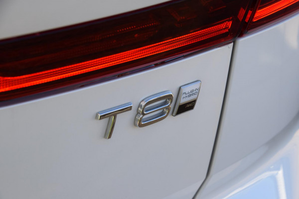 2025 MY26 Volvo XC60 UZ Plus T8 Plug-in Hybrid Dark SUV Image 10