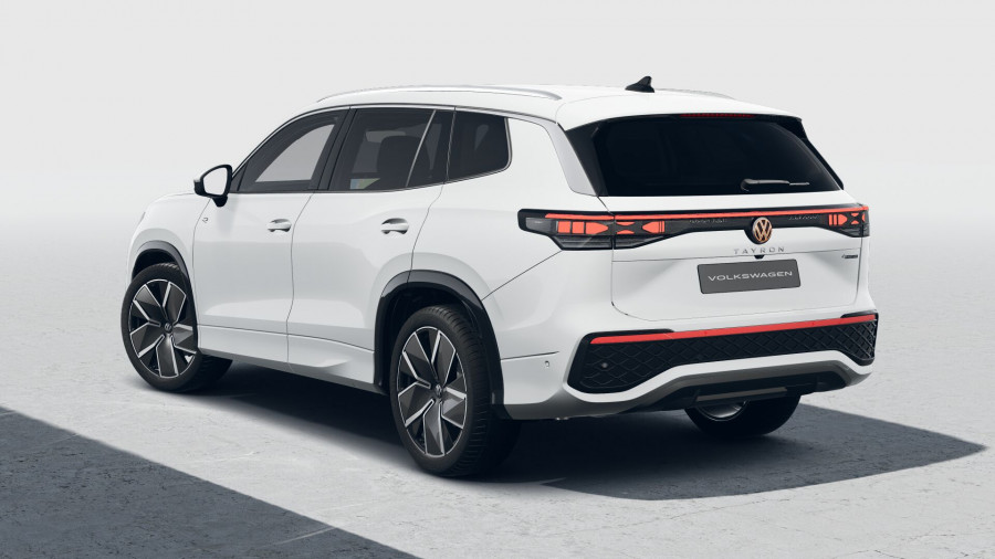 2025 Volkswagen Tayron R4 195TSI R-Line SUV Image 3