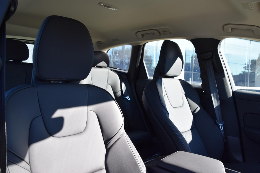 2025 MY26 Volvo XC60 UZ Plus T8 Plug-in Hybrid Dark SUV Image 23
