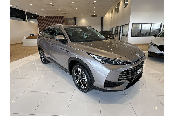 2025 MG HS AS33H Excite Hybrid+ SUV Image 2