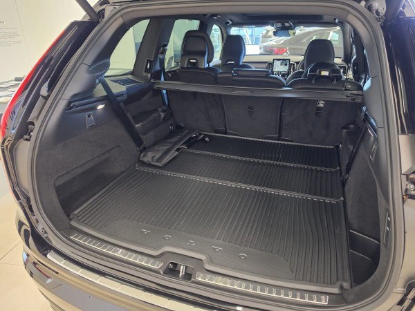2026 Volvo XC90 L Series  Black Edition SUV image 18