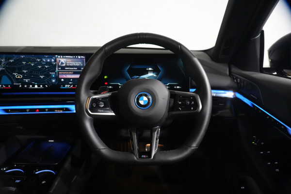 2025 BMW i5 eDrive40 M Sport Sedan image 15
