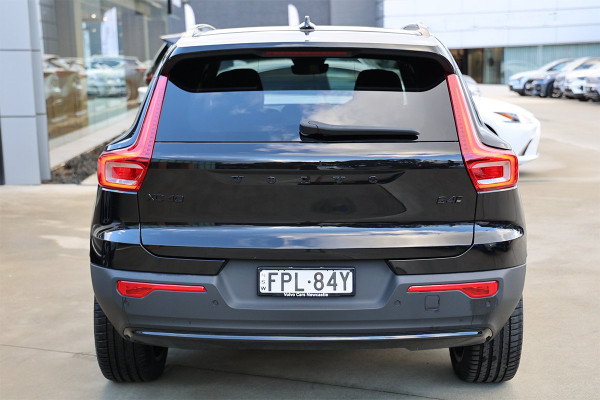 2024 MY25 Volvo XC40 XZ Black Edition SUV Image 5