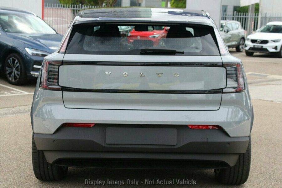 2025 Volvo EX30  Twin Motor Performance Ultra SUV Image 18