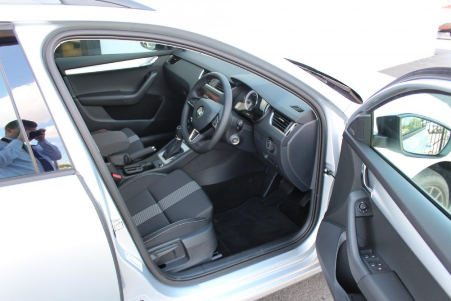 2018 MY19 Skoda Octavia NE Sport Wagon Wagon Image 9