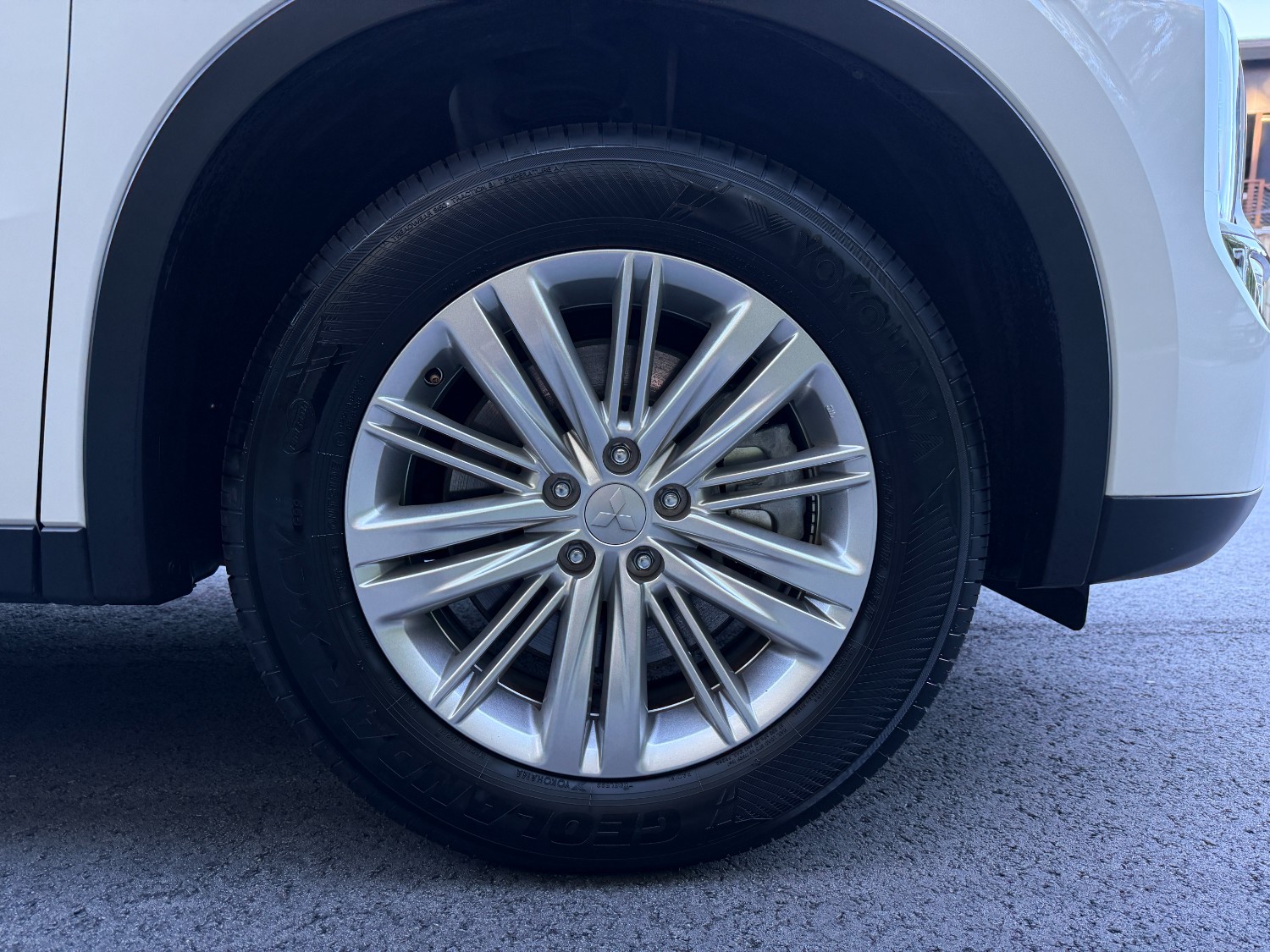 2023 MY24 Mitsubishi Outlander ZM LS SUV Image 16