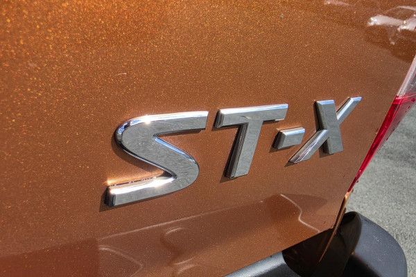 2015 Nissan Navara D23 ST-X Dual Cab Pickup Image 15