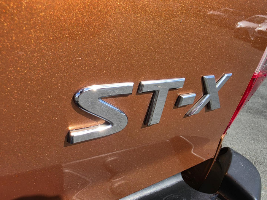 2015 Nissan Navara D23 ST-X Dual Cab Pickup Image 15