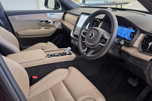 2025 MY26 Volvo XC90 L Series Ultra B5 Dark SUV Image 2