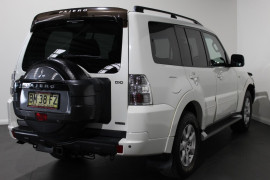 2011 Mitsubishi Pajero NW Turbo GLS Suv