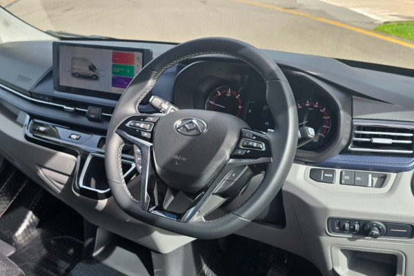 2025 LDV Deliver 9  Mid Roof LWB Van Image 15